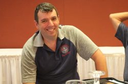 Ted McGrath reconnaissant de recevoir le Prix Norman Court