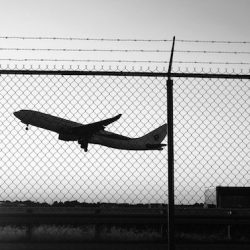 L’aéroport canadien permet honteusement le transfert de contrats